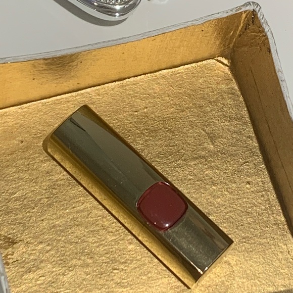 L’Oréal Paris lipstick, RB 402, bed of roses - Picture 2 of 3